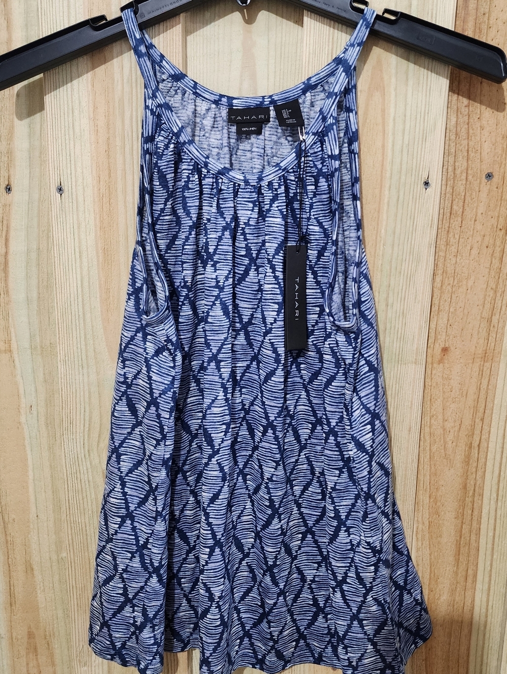 TAHARI ☆ Blue and White Tank Top. 100% Linen.